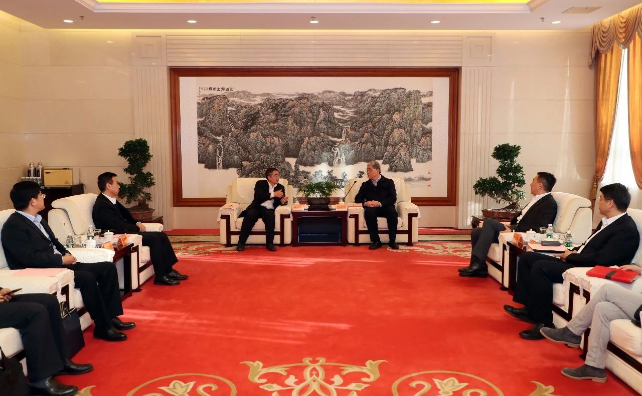 雷凡培會見中國船級社黨委副書記、總裁莫鑒輝一行